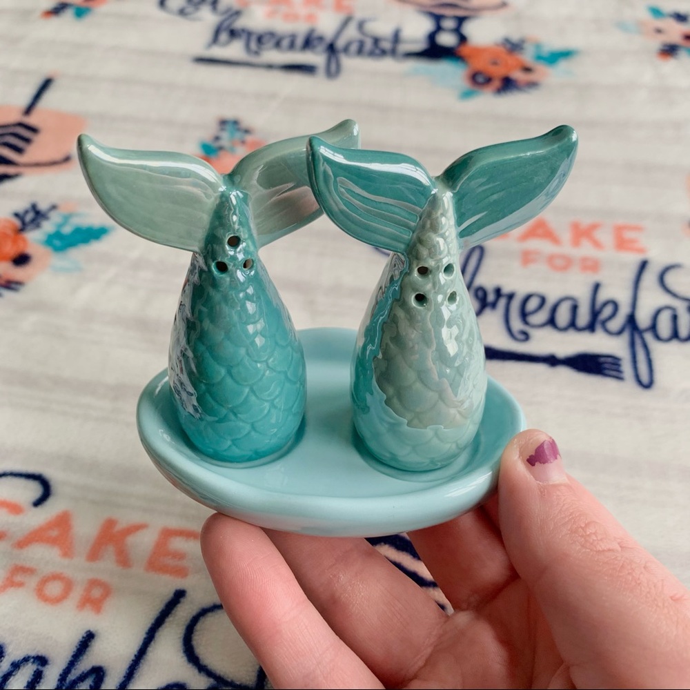 🧜🏻‍♀️ Nautical Coastal Teal Mermaid Fin S & P Shakers - Picture 4 of 7